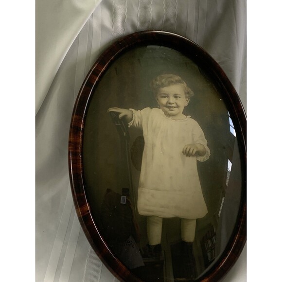 ANTIQUE BABY PRINT OVAL CONVEX PAINTED TIGER WOOD FRAME with CONVEX GLASS Read - Picture 2 of 13